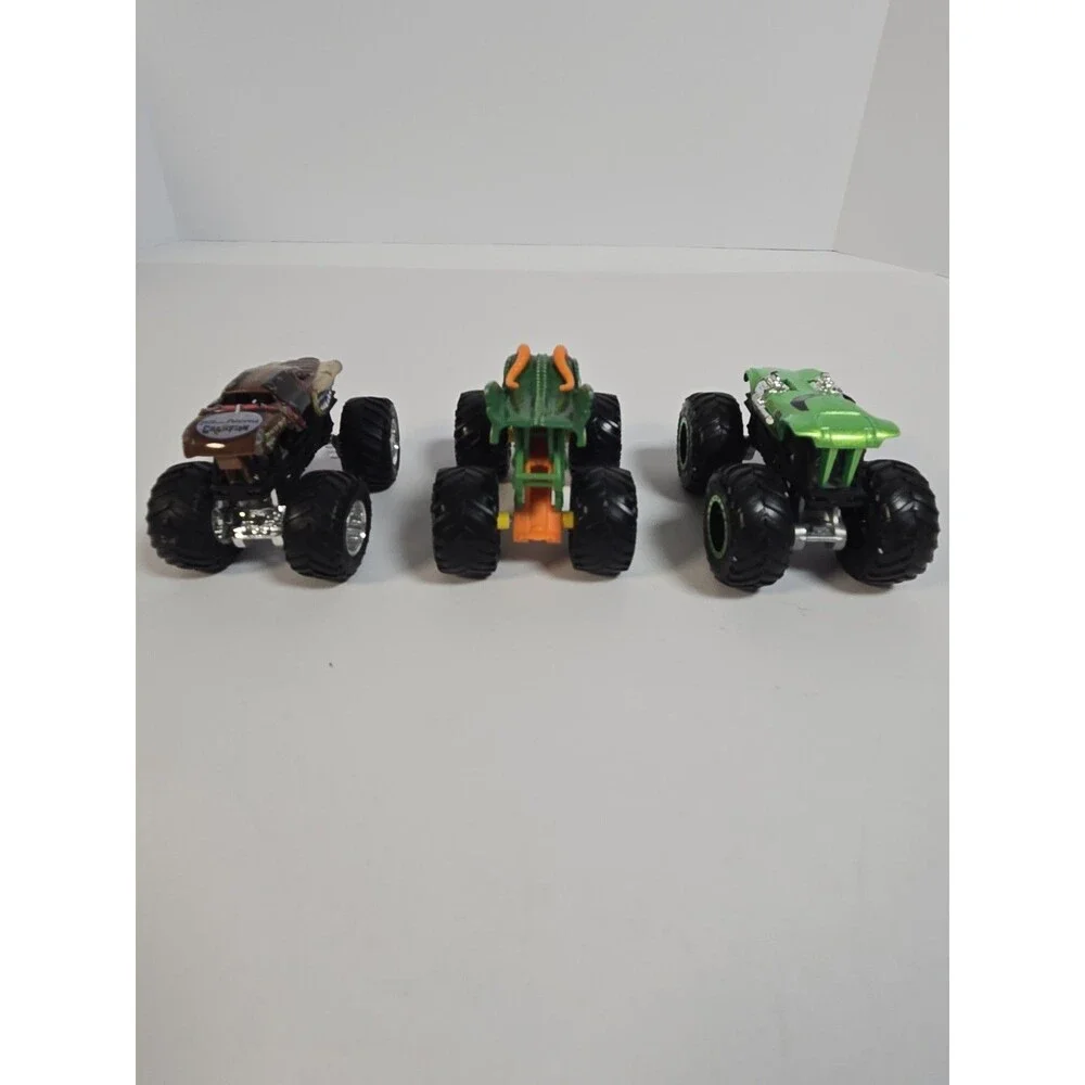 Hot Wheels Monster Trucks Lot 3 1:64 Monster Mutt Dragon Twin Mill 68 Diecast